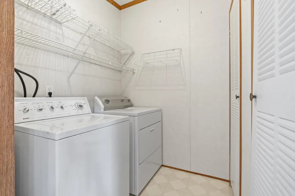 16 Larry Lane Brunswick ME 04011