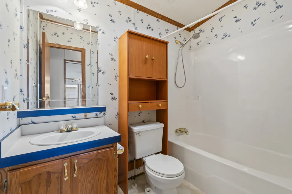 16 Larry Lane Brunswick ME 04011