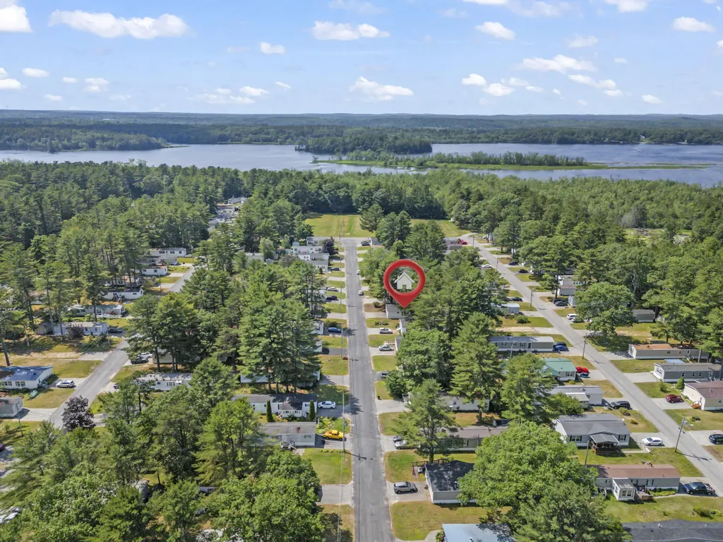 16 Larry Lane Brunswick ME 04011