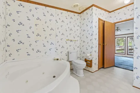 16 Larry Lane Brunswick ME 04011