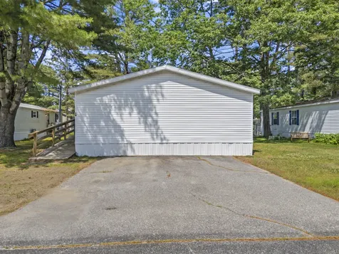16 Larry Lane Brunswick ME 04011