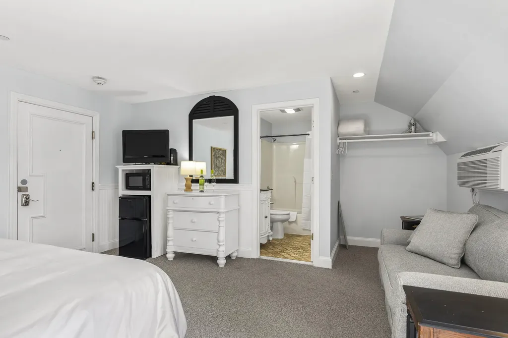 306 Eddy Road Edgecomb ME 04556