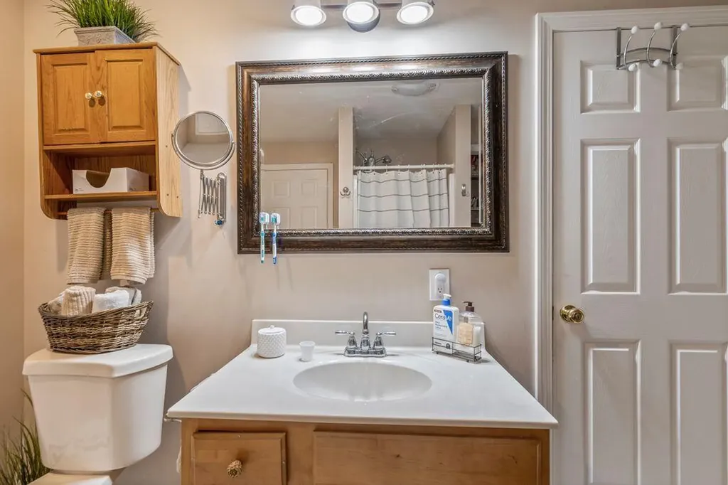 57 Thrush Terrace Windham ME 04062