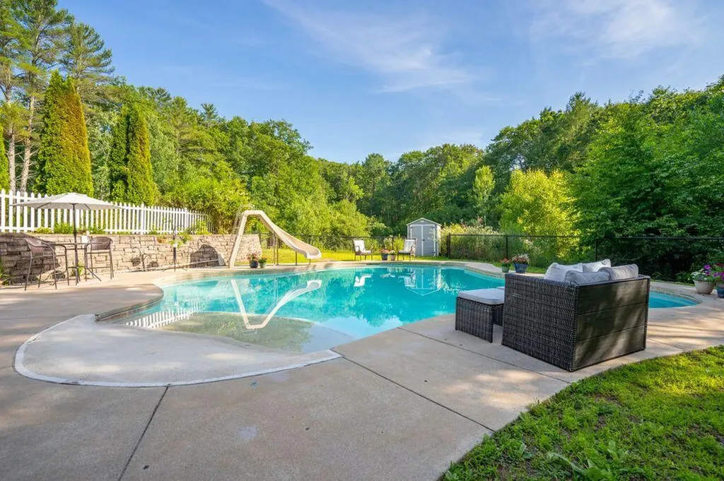 57 Thrush Terrace Windham ME 04062