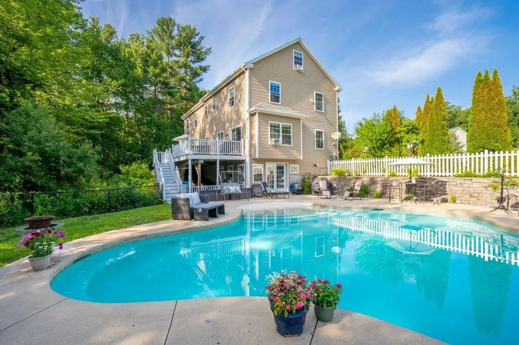 57 Thrush Terrace Windham ME 04062
