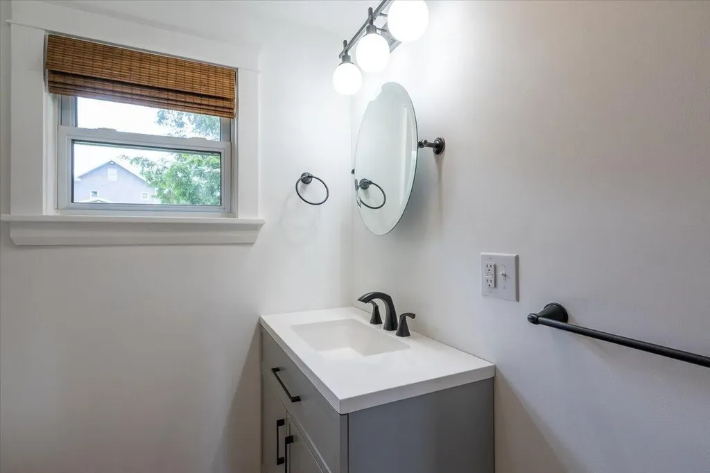 1069 River Avenue Gardiner ME 04345