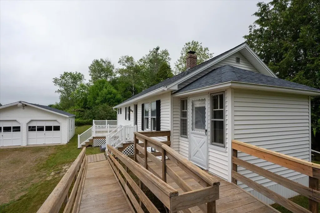 1069 River Avenue Gardiner ME 04345