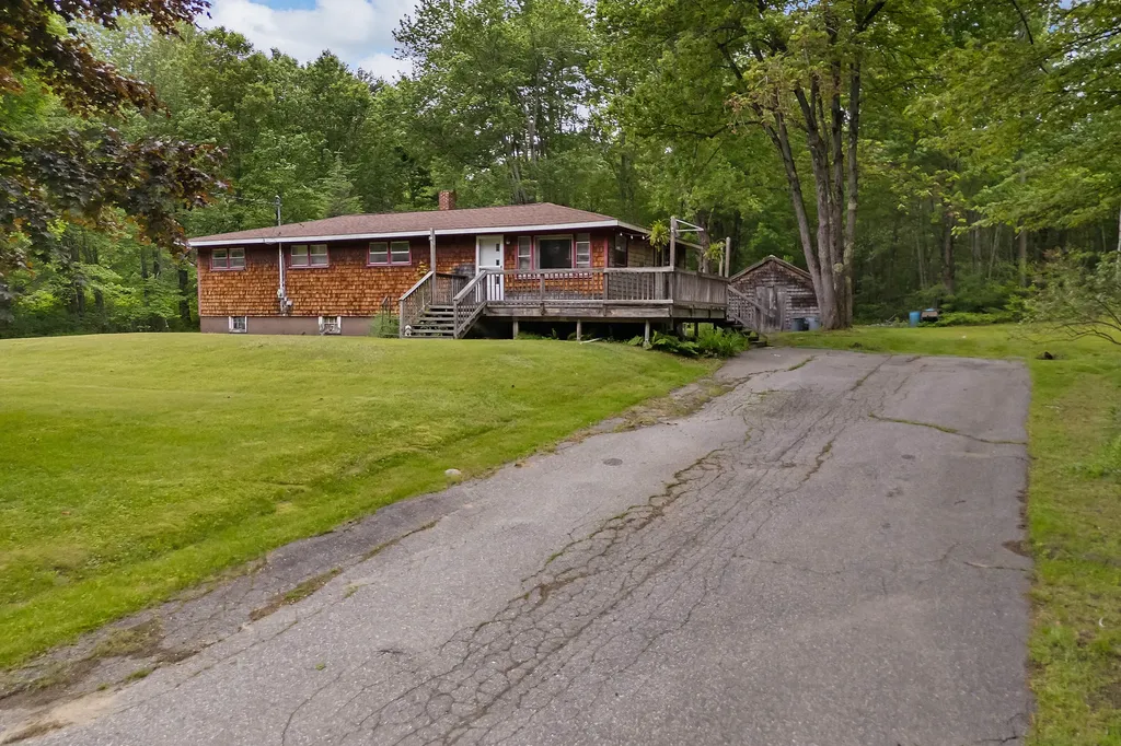 40 Station Road Oxford ME 04270