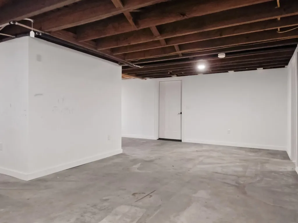 102 Main Street Belgrade ME 04917
