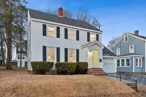 11 Chamberlain Avenue Portland ME 04101