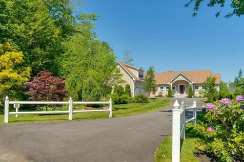 16 Zeitler Farm Road Brunswick ME 04011