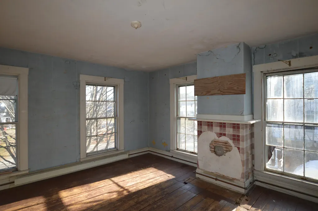723 Main Street Monmouth ME 04259