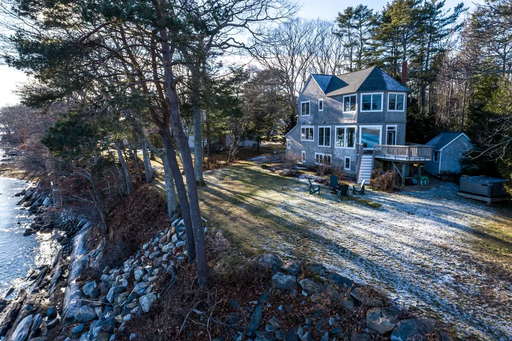 120 Maquoit Drive Freeport ME 04032