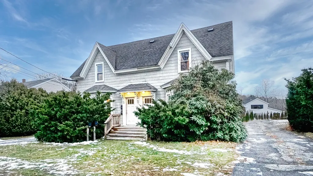 5 Wakefield Avenue Saco ME 04072