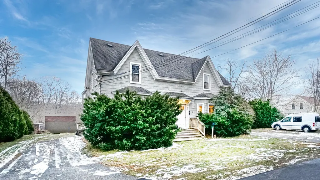 5 Wakefield Avenue Saco ME 04072