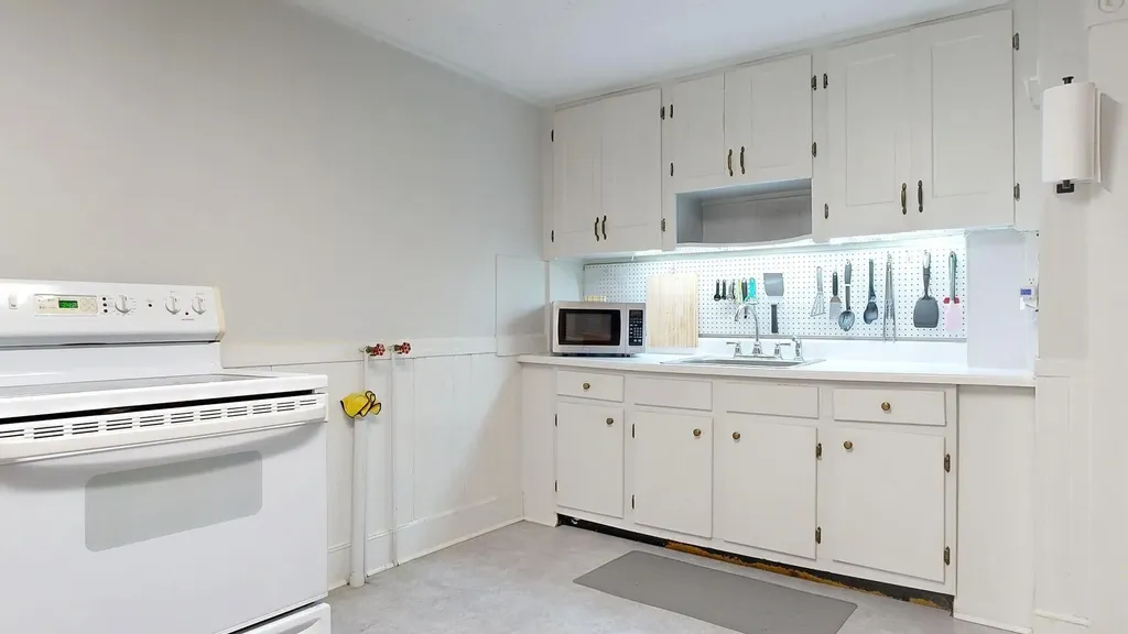 5 Wakefield Avenue Saco ME 04072
