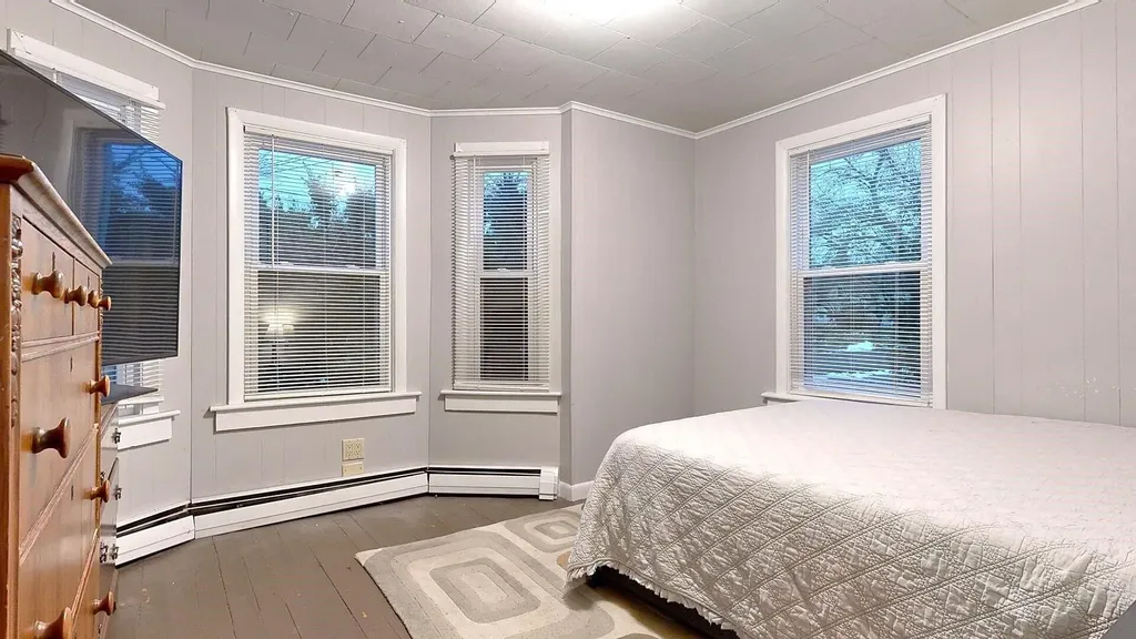5 Wakefield Avenue Saco ME 04072