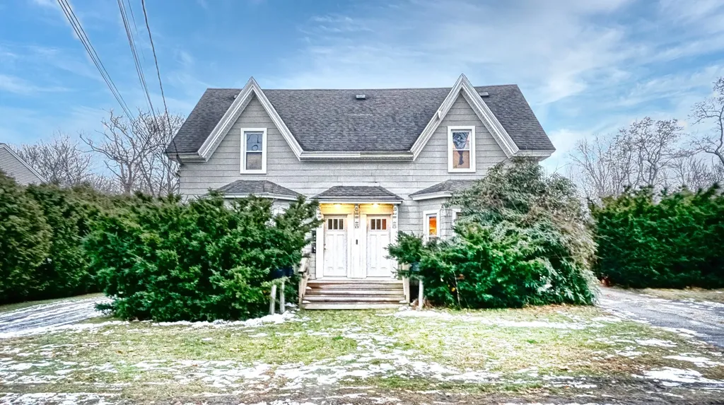5 Wakefield Avenue Saco ME 04072