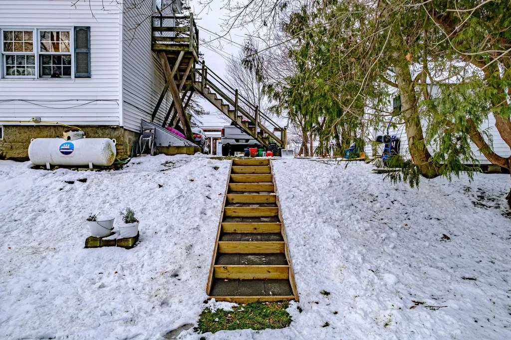 27 Beacon Street Bath ME 04530