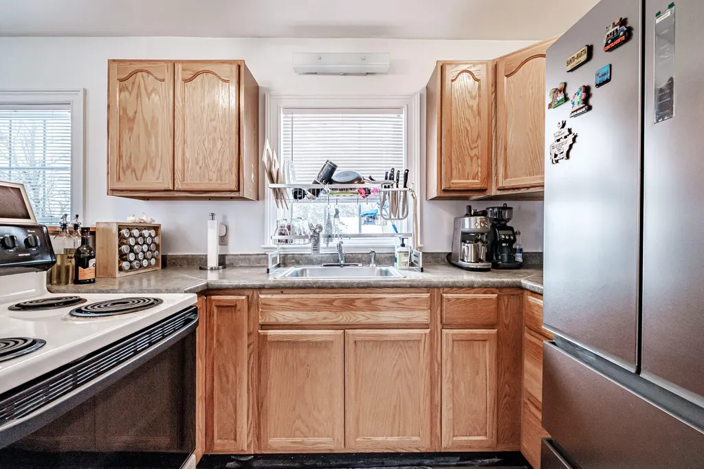 27 Beacon Street Bath ME 04530