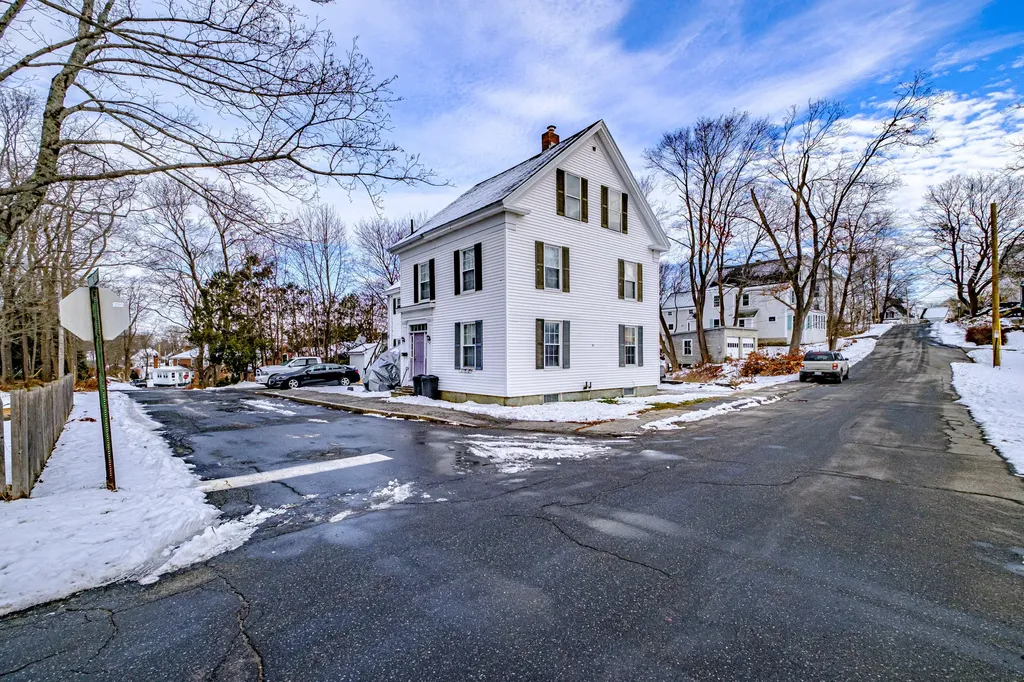 27 Beacon Street Bath ME 04530