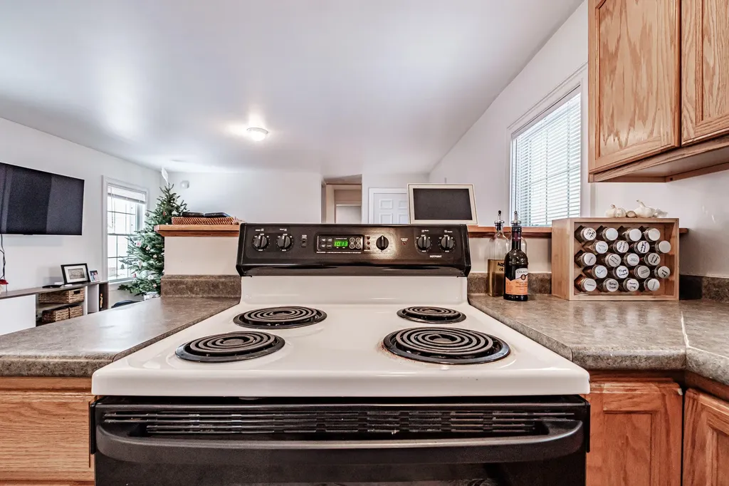 27 Beacon Street Bath ME 04530
