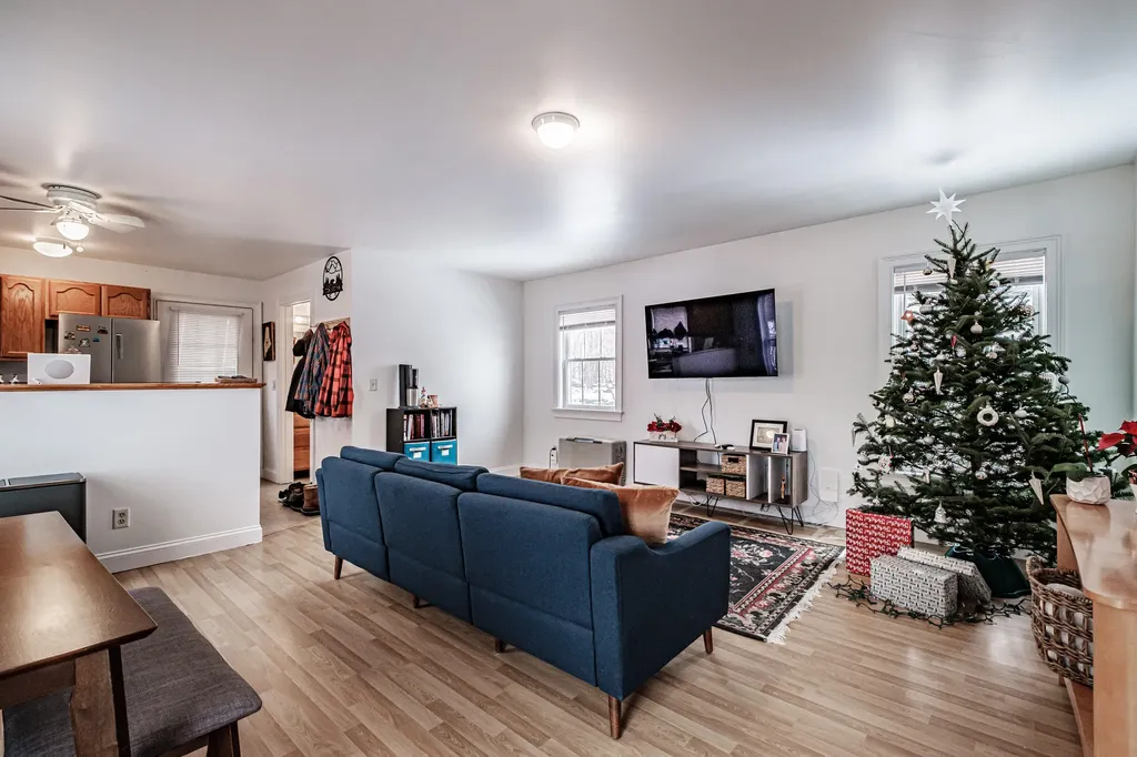 27 Beacon Street Bath ME 04530