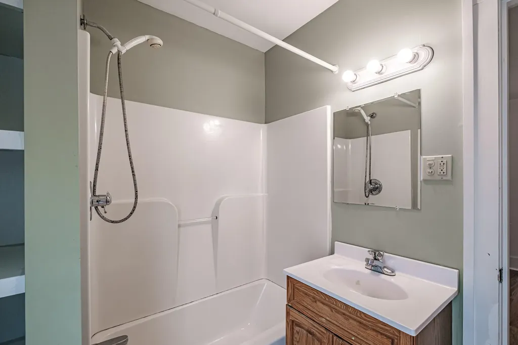 27 Beacon Street Bath ME 04530