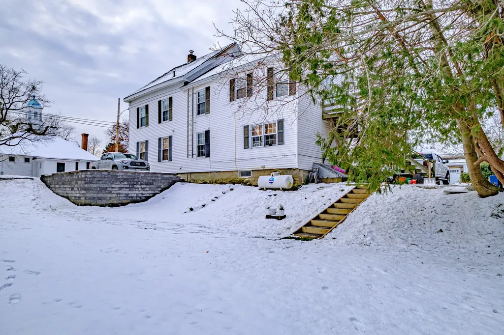 27 Beacon Street Bath ME 04530