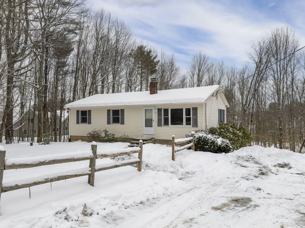 57 Keith Street Chelsea ME 04330