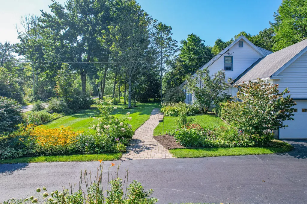 37 N Saunders Road Greene ME 04236