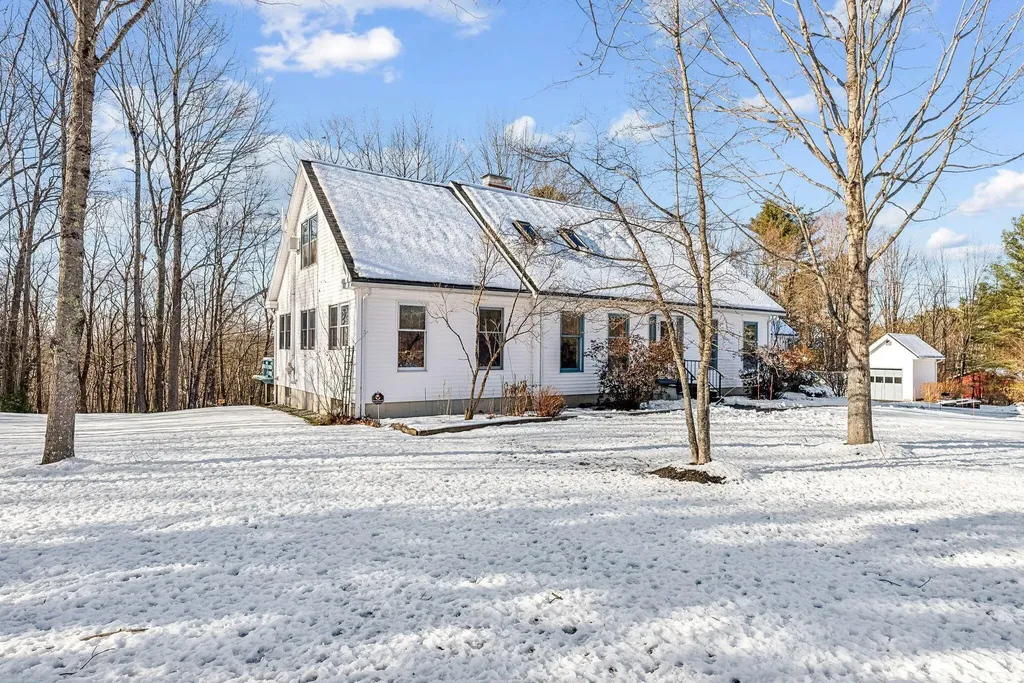 37 N Saunders Road Greene ME 04236