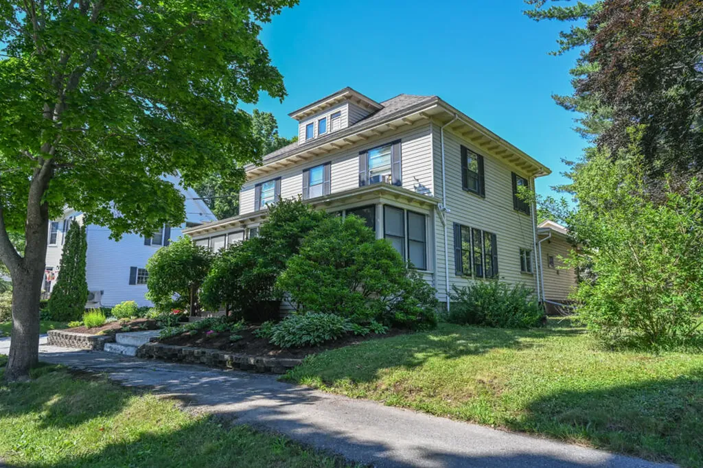 182 Leighton Street Bangor ME 04401