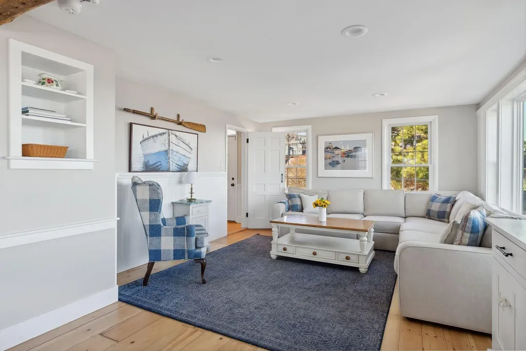 4 Garden Circle Cape Elizabeth ME 04107