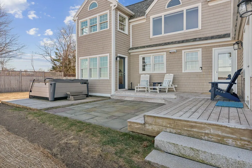 4 Garden Circle Cape Elizabeth ME 04107
