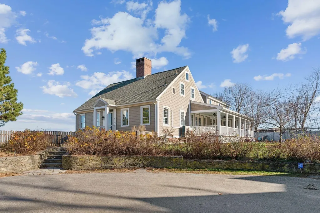 4 Garden Circle Cape Elizabeth ME 04107