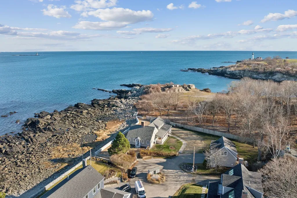4 Garden Circle Cape Elizabeth ME 04107