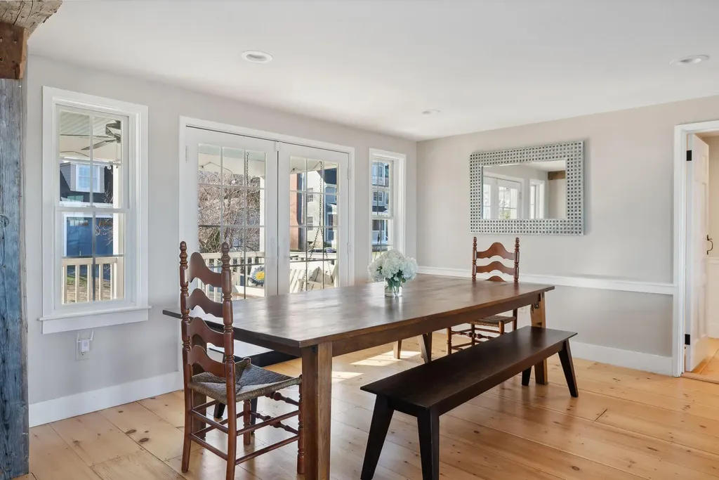4 Garden Circle Cape Elizabeth ME 04107
