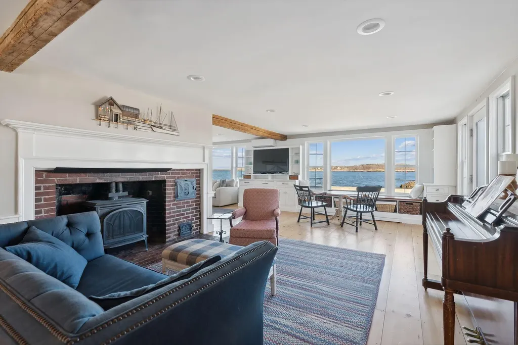 4 Garden Circle Cape Elizabeth ME 04107