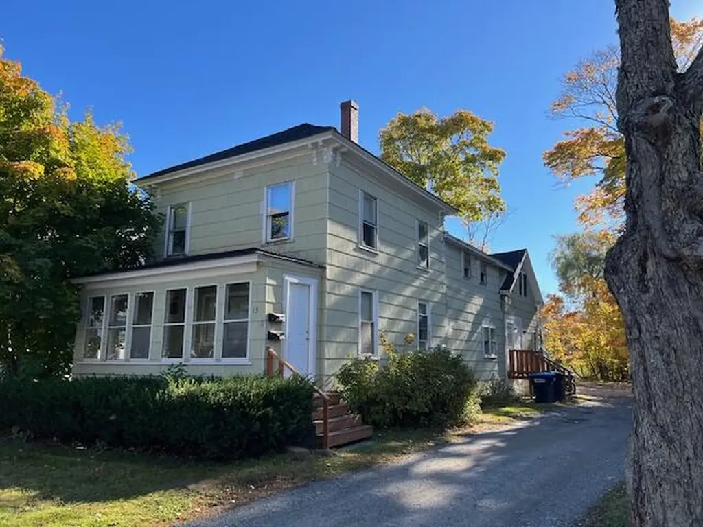 15 Park Street Orono ME 04473