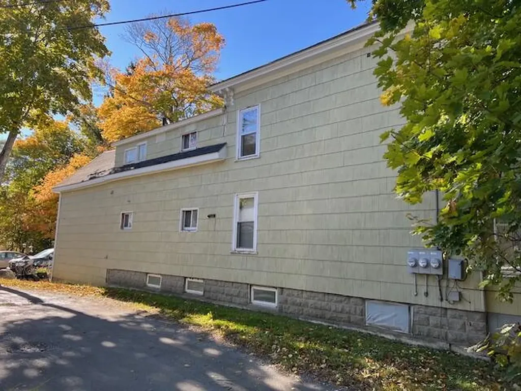 15 Park Street Orono ME 04473