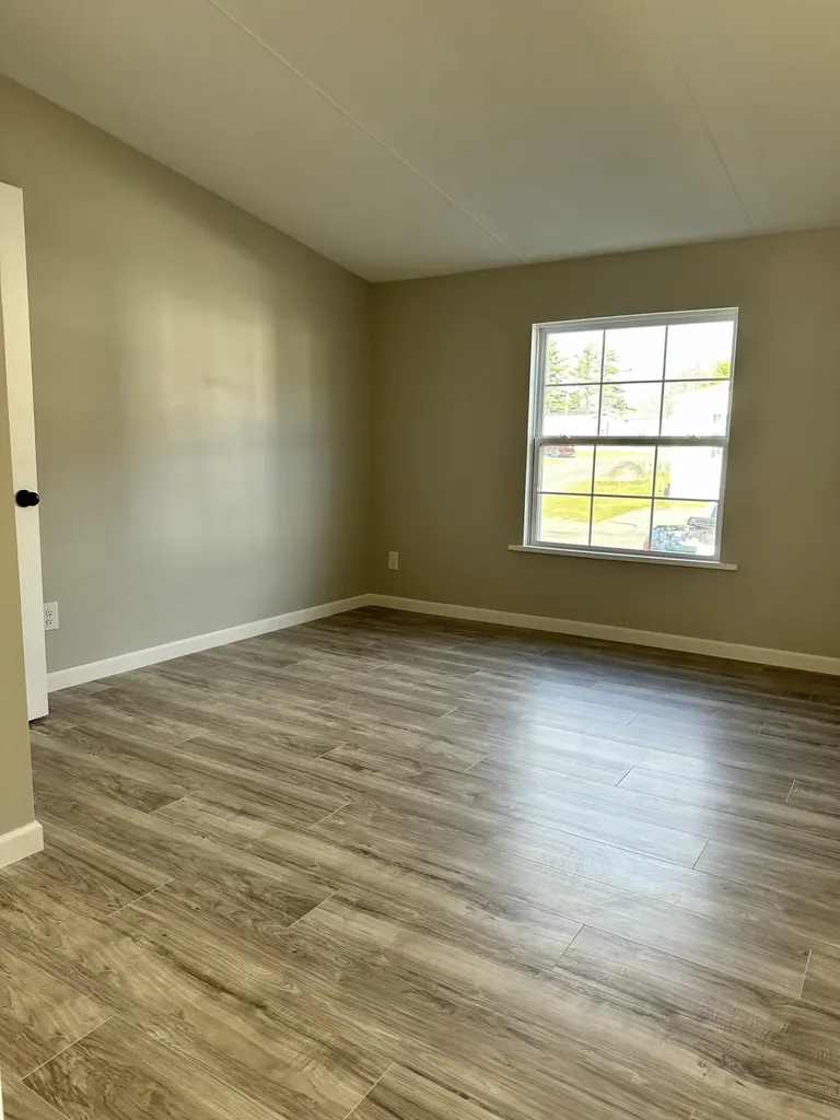 12 Oxbow Drive Lewiston ME 04240