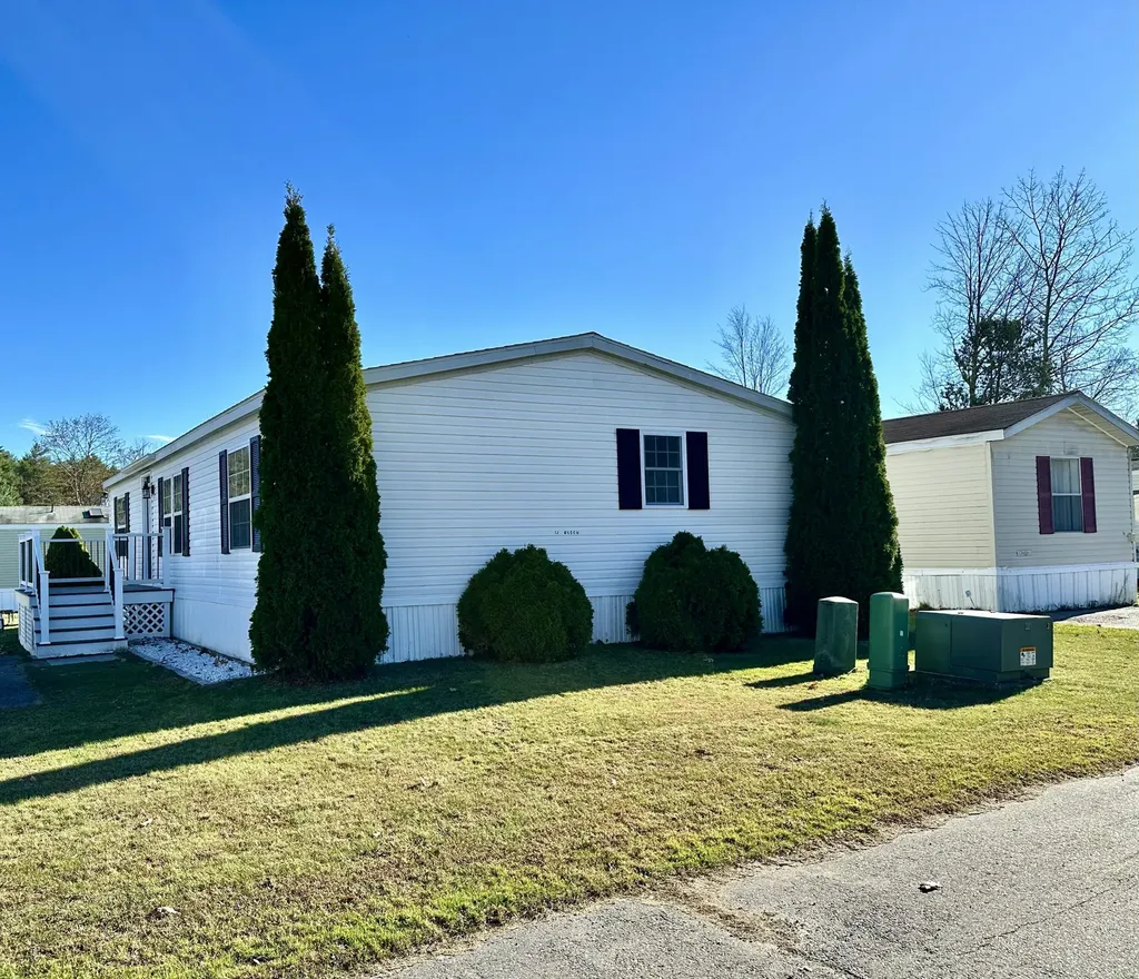 12 Oxbow Drive Lewiston ME 04240