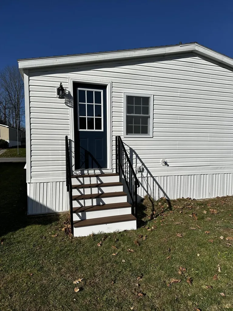 12 Oxbow Drive Lewiston ME 04240