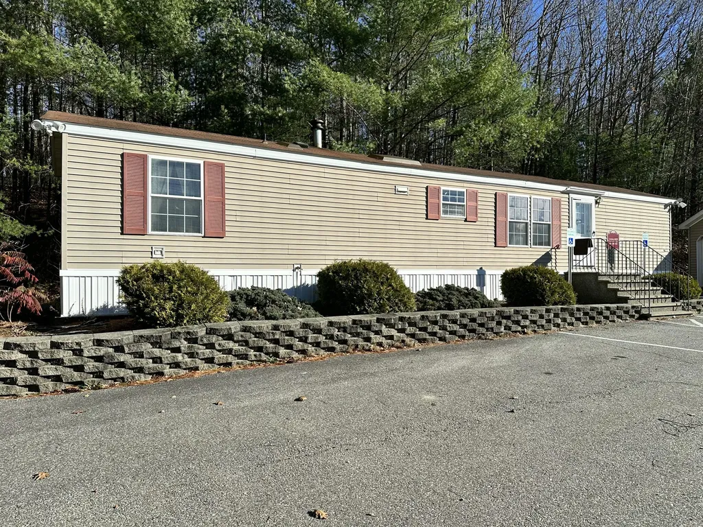 12 Oxbow Drive Lewiston ME 04240