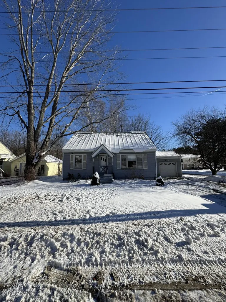 87 Drummond Avenue Waterville ME 04901