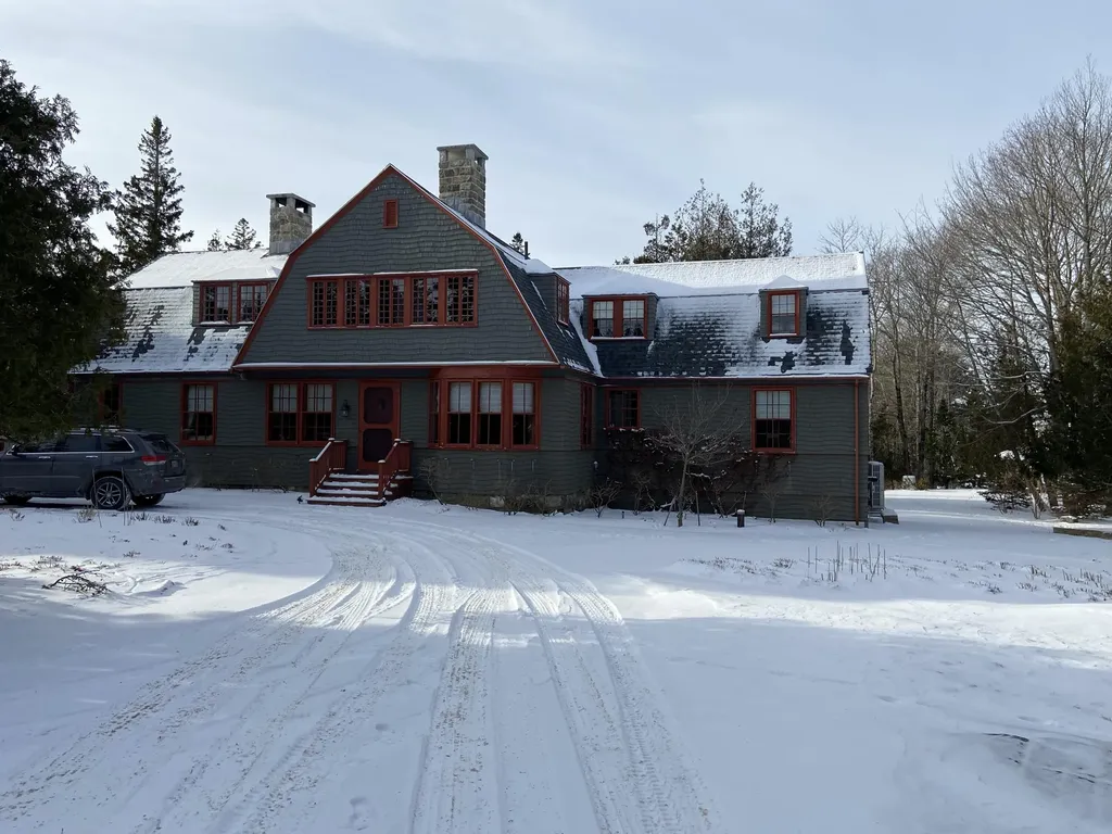 336 Grindstone Avenue Winter Harbor ME 04693
