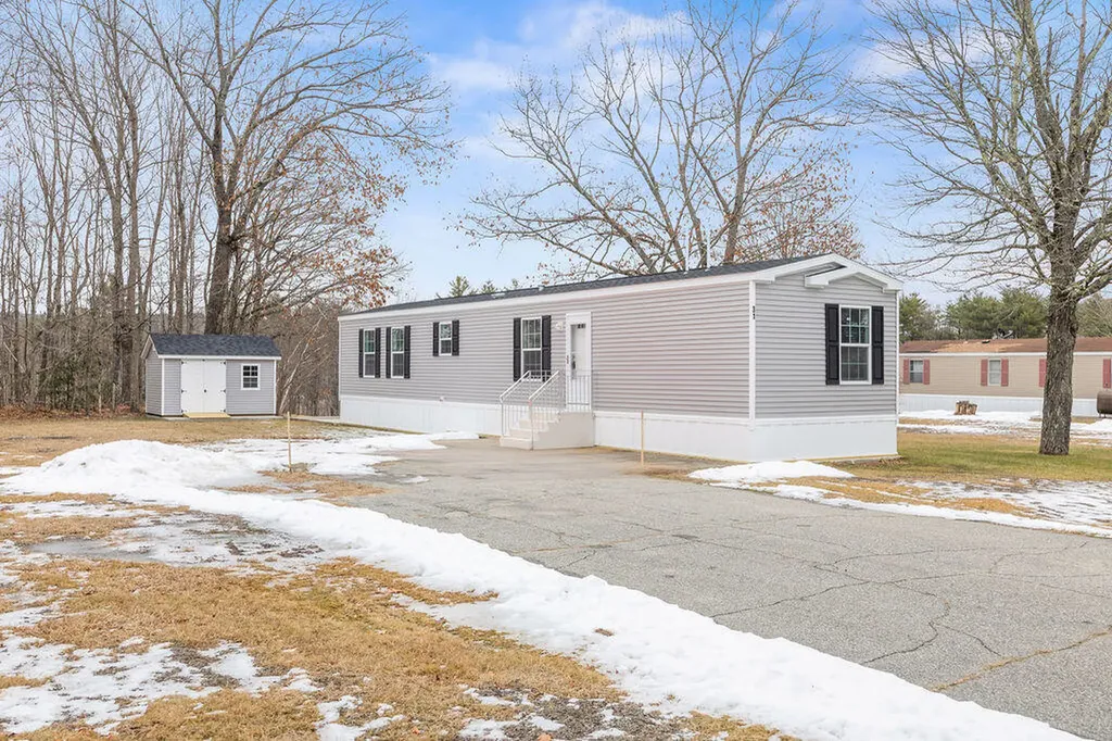 31 Pleasant Hill Road Limerick ME 04048