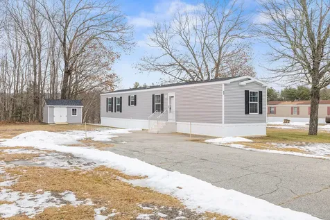 31 Pleasant Hill Road Limerick ME 04048