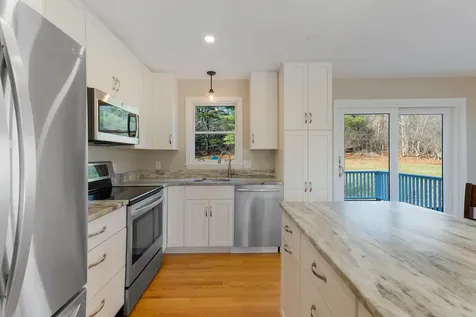 18 Lambert Road Freeport ME 04032
